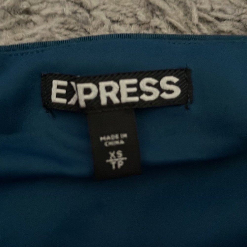 🎉HOST PICK🎉Express Sequins Skirt - Picture 2 of 3
